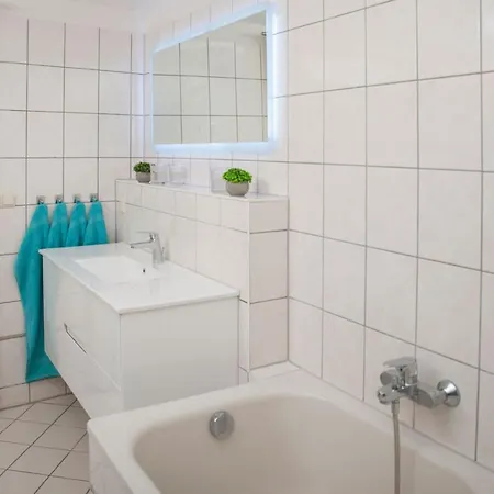 Haus Mit 110Qm Und Garten 150M Zum Wasser Stralsund Exterior foto