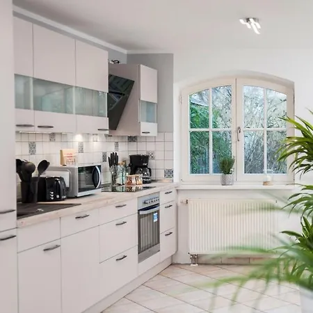 Haus Mit 110Qm Und Garten 150M Zum Wasser Stralsund Exterior photo