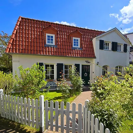 Haus Mit 110Qm Und Garten 150M Zum Wasser Stralsund Exterior photo