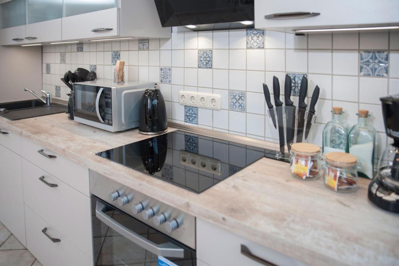 Ferienhaus Haus Mit 110qm Und Garten 150m Zum Wasser *