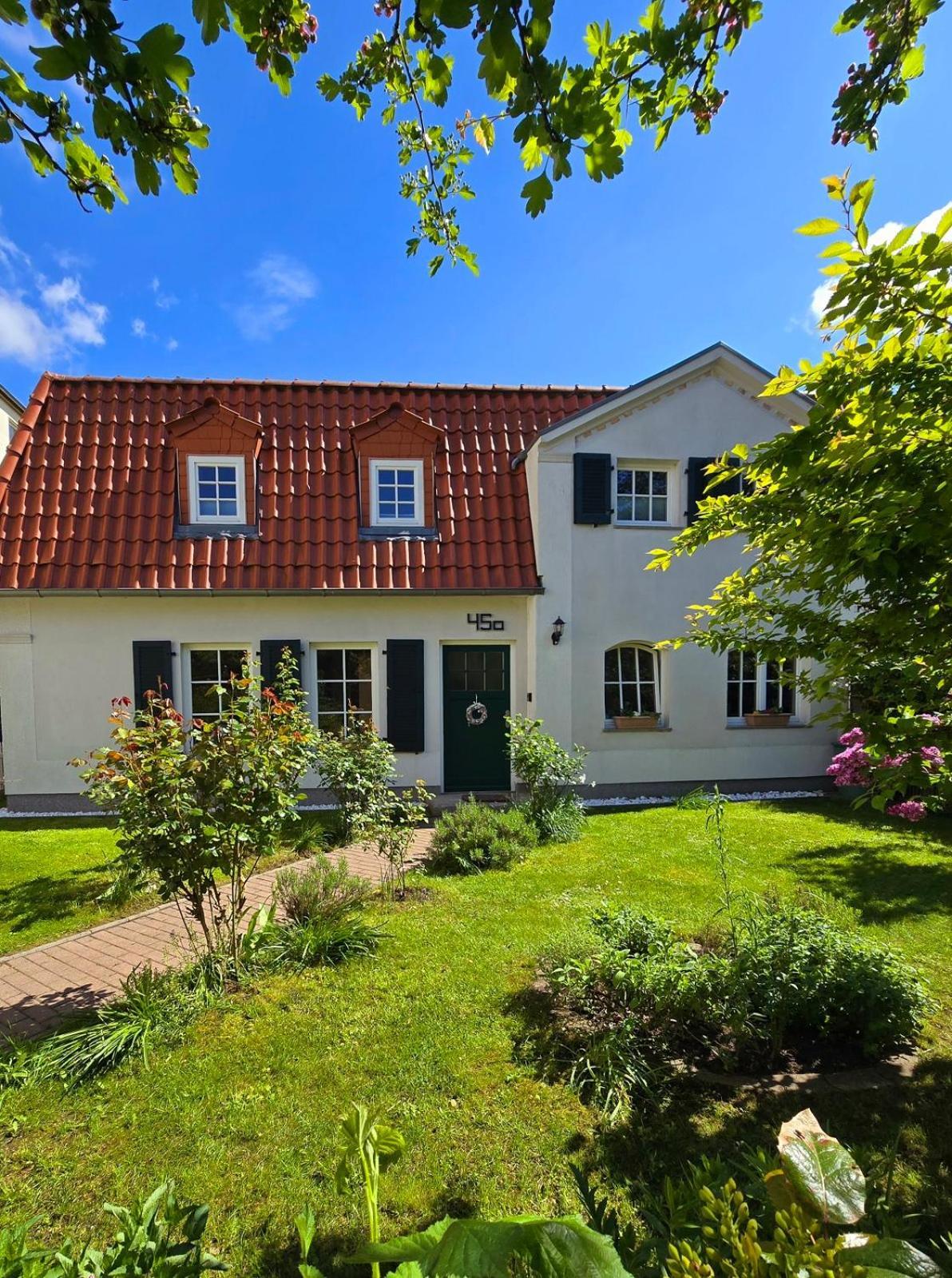 Haus Mit 110qm Und Garten 150m Zum Wasser Dom wakacyjny Stralsund